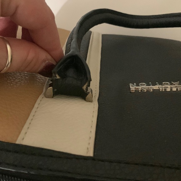 GUC Kenneth Cole Reaction handbag / pocketbook - Picture 11 of 16